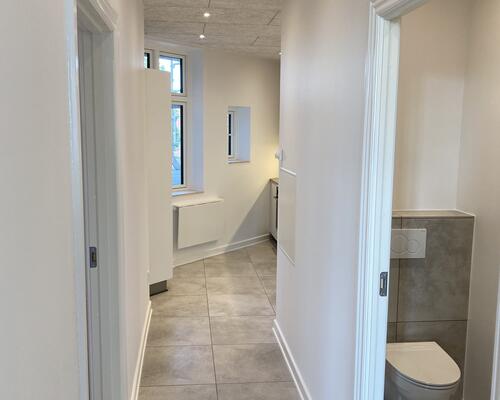 Nyrenoveret 2-værelses lejlighed