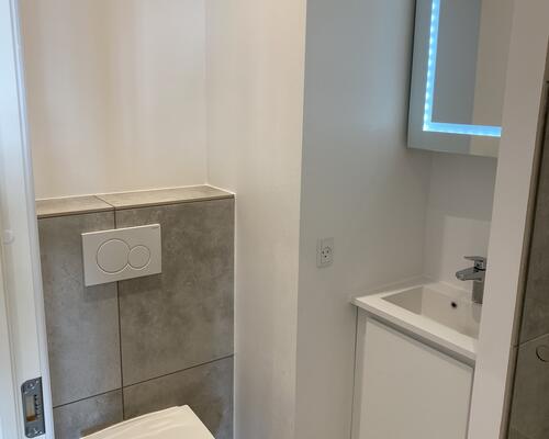 Nyrenoveret 2-værelses lejlighed