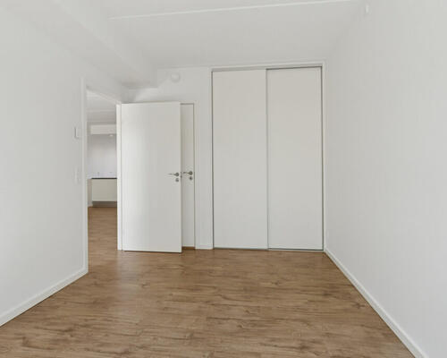 Moderne lejlighed med stor altan