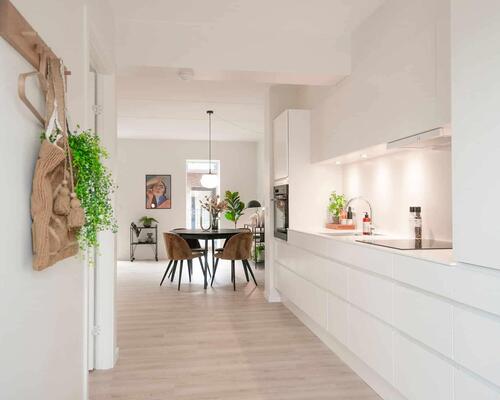 Lys 2-værelses lejlighed i Asani Haven