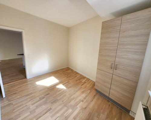 Renoveret og rummelig 4-værelses lejlighed