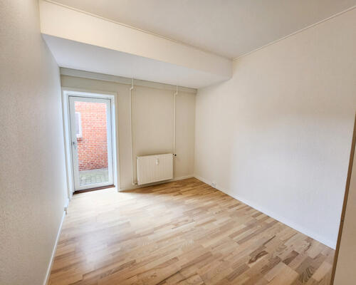 Renoveret og rummelig 4-værelses lejlighed