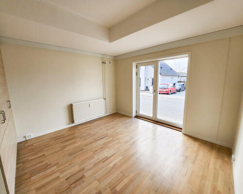 Renoveret og rummelig 4-værelses lejlighed