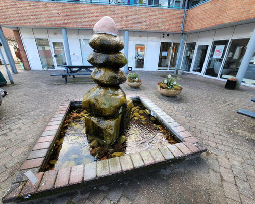 Renoveret og rummelig 4-værelses lejlighed