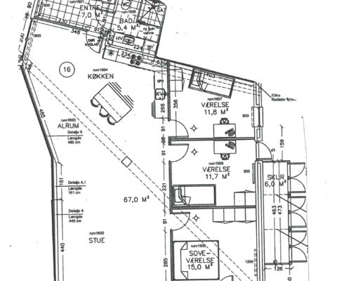Renoveret og rummelig 4-værelses lejlighed