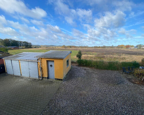 Lys og skøn 2-værelses lejlighed med udsigt til natur i Hobro