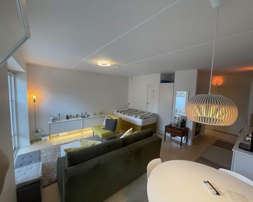 Fuldt møbleret lejlighed på Vesterbro – plug-n-play med alt inkluderet