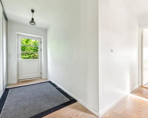 Unik villa med panoramaudsigt over Esrum Sø – og kig til Fredensborg Slot