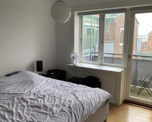 Lys rummelig lejlighed på 3. sal i centrum af Esbjerg 