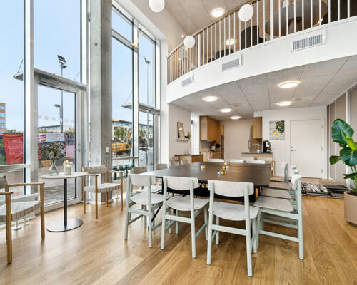 ER DU 50 ÅR ELLER OVER? STOR LEJEBOLIG MED GOD PLANLØSNING