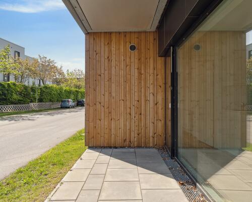 lækker 3' er med terrasse - 3,5 km til Midtbyen