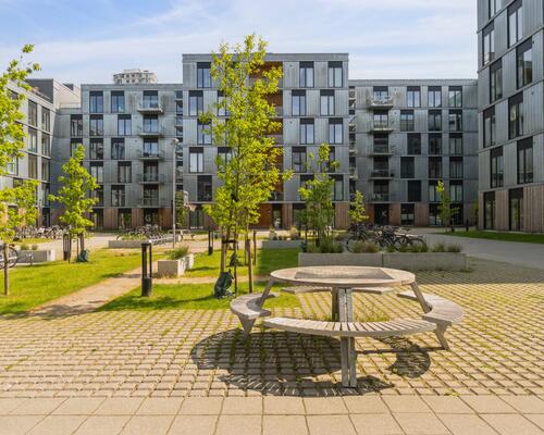 lækker 3' er med terrasse - 3,5 km til Midtbyen