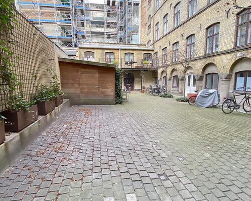 Skøn lys lejlighed ved Sankt Annæ Plads