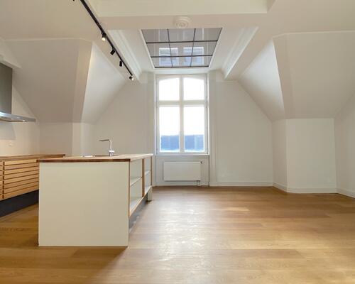 Skøn lys lejlighed ved Sankt Annæ Plads