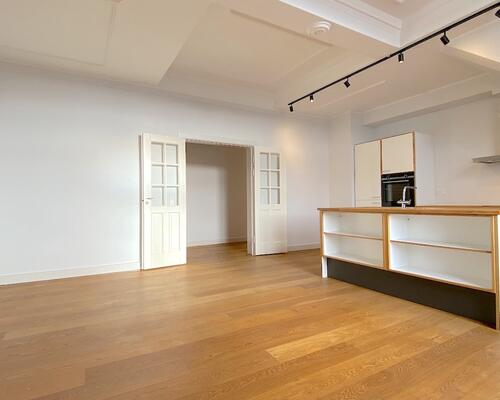 Skøn lys lejlighed ved Sankt Annæ Plads