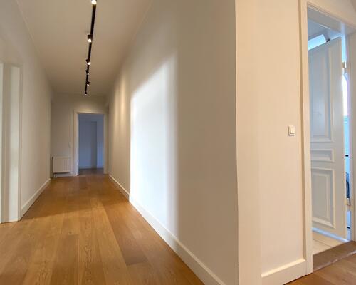 Skøn lys lejlighed ved Sankt Annæ Plads