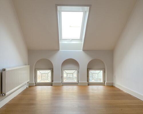 Skøn lys lejlighed ved Sankt Annæ Plads