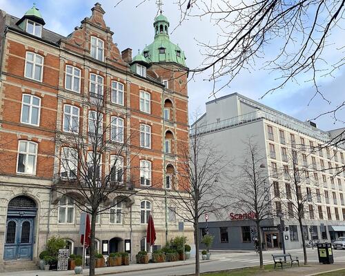 Skøn lys lejlighed ved Sankt Annæ Plads
