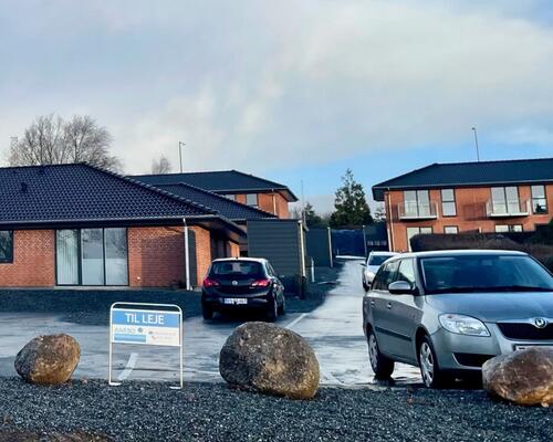 Nyopført rækkehus med terrasse, altan og udsigt over fjorden