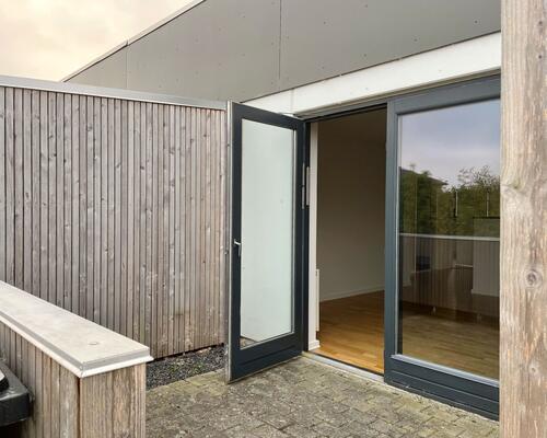 Stort rækkehus med 4 værelser, have og 2 terrasser