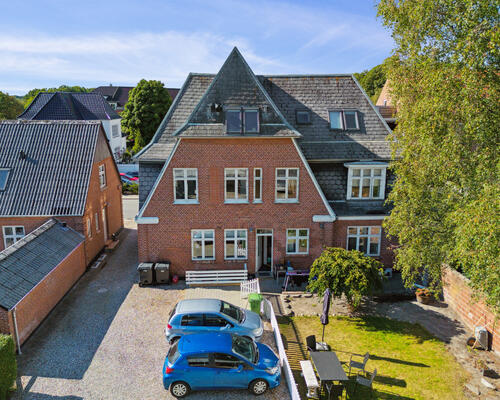 5 værelses lejlighed i Give