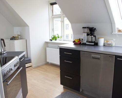 1 1/2 vær. med hems i Aalb. V