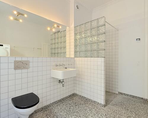 Rummelig lejlighed på Vesterbro