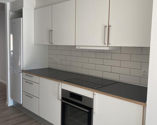 Skøn lys lejlighed tæt på letbanen og banegården