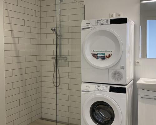 Skøn lys lejlighed tæt på letbanen og banegården