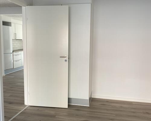 Skøn lys lejlighed tæt på letbanen og banegården