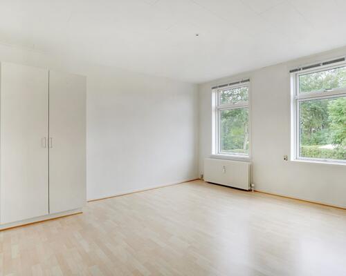 Stort og lyst værelse