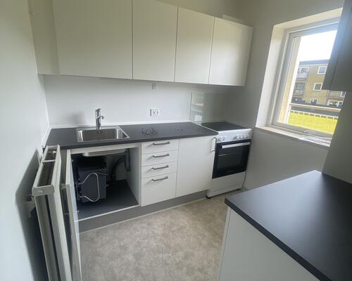 2-værelses 1. sals lejlighed er ledig på Heliosvænget, 5250 Odense SV.