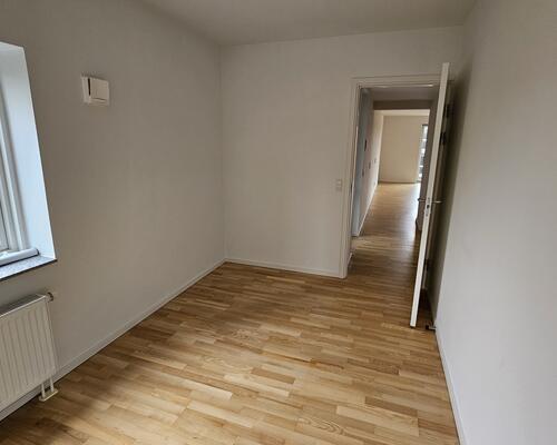 Flot nyistandsat lejlighed central beliggenhed.