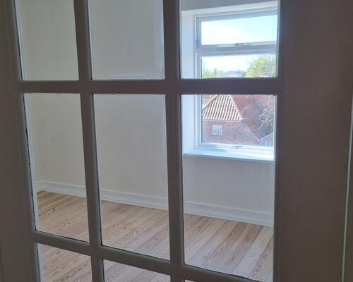 Total nyistandsat 4 værelses lejlighed centralt i Gram 