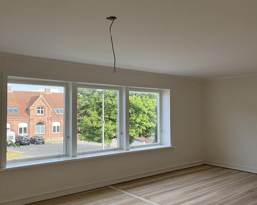 Total nyistandsat 4 værelses lejlighed centralt i Gram 