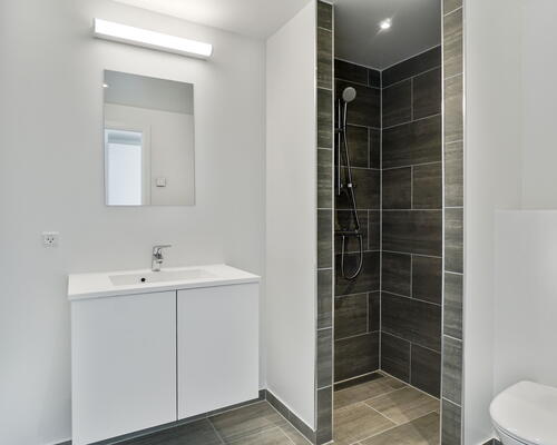 Egedal Stationsby - Skøn, indbydende lejebolig med privat terrasse og fantastisk grøn udsigt