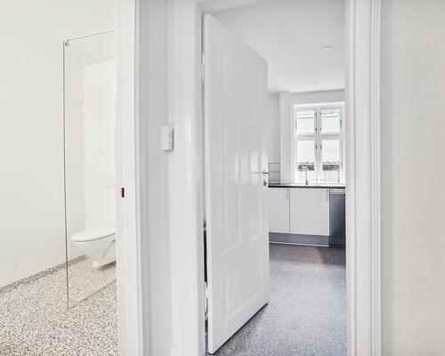 Charmerende og moderne 2-værelses lejlighed