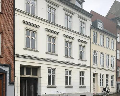 Delevenlig 3-værelses lejlighed tæt på UNI