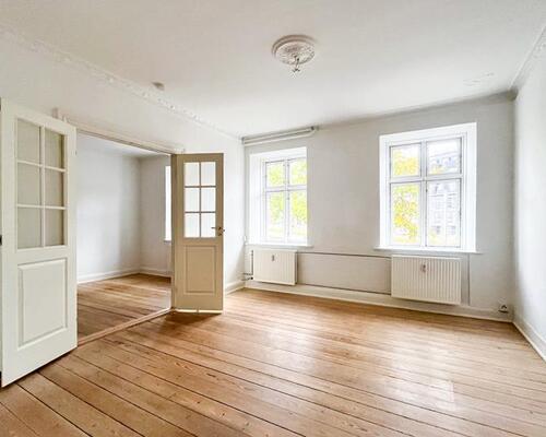 Delevenlig 3-værelses lejlighed tæt på UNI