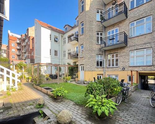 Delevenlig 3-værelses lejlighed tæt på UNI