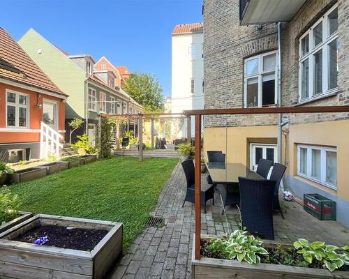 Delevenlig 3-værelses lejlighed tæt på UNI