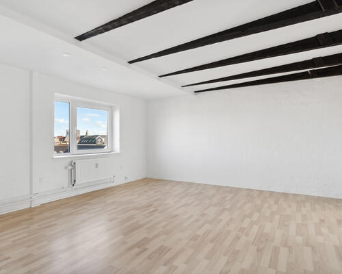 3 værelses lejlighed på 87 m² med mulighed for indretning af endnu et værelse.