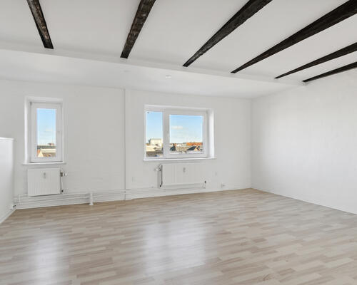 3 værelses lejlighed på 87 m² med mulighed for indretning af endnu et værelse.