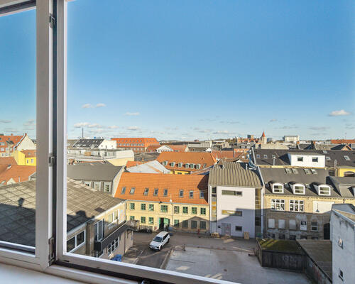 3 værelses lejlighed på 87 m² med mulighed for indretning af endnu et værelse.