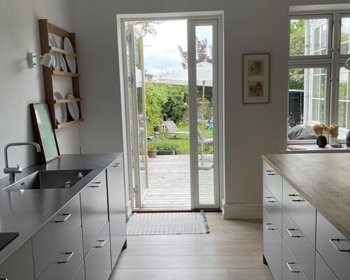 Flot villalejlighed med 3 soveværelser til udlejning i 3 mdr.