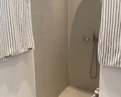 Flot villalejlighed med 3 soveværelser til udlejning i 3 mdr.