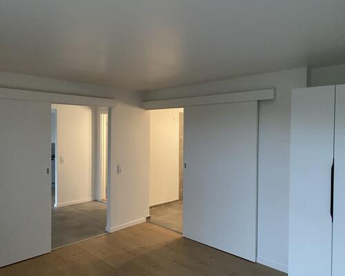 Bo idyllisk i nyistandsat 4 værelses lejlighed i Vinkel