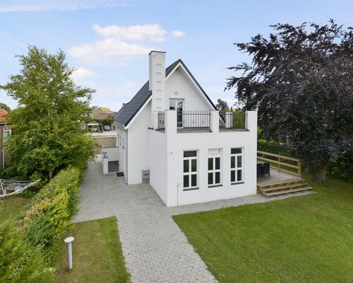 Flot nyistandsat villa på 162 etagemeter (115+47m2)