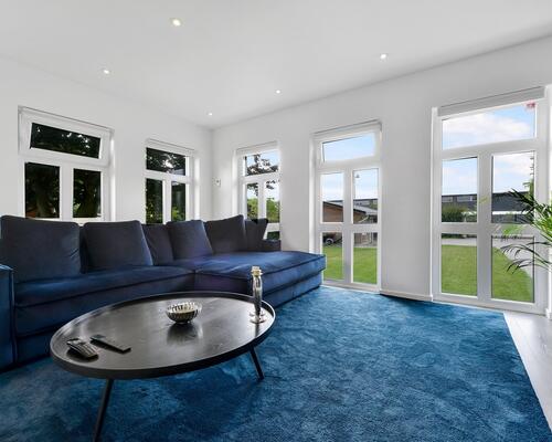 Flot nyistandsat villa på 162 etagemeter (115+47m2)