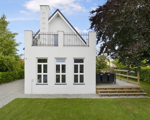 Flot nyistandsat villa på 162 etagemeter (115+47m2)